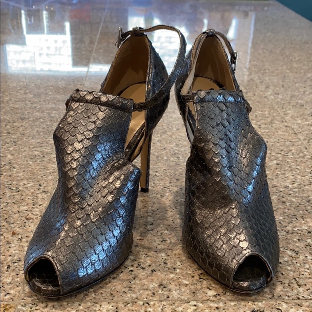 Silver snakeskin M. Gemi Heels
